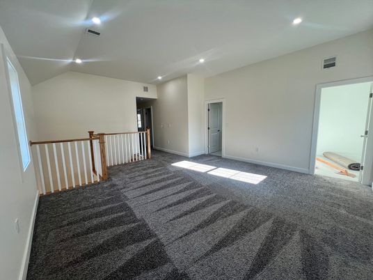 Empty room, Interior, Recessed Lighting