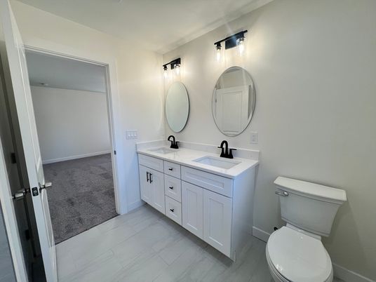 Bathroom, Dual Sink Vanities, Interior