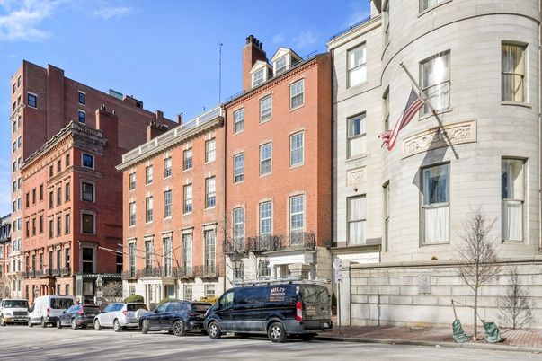 Exterior, Facade, Brick Facade, Rowhouse