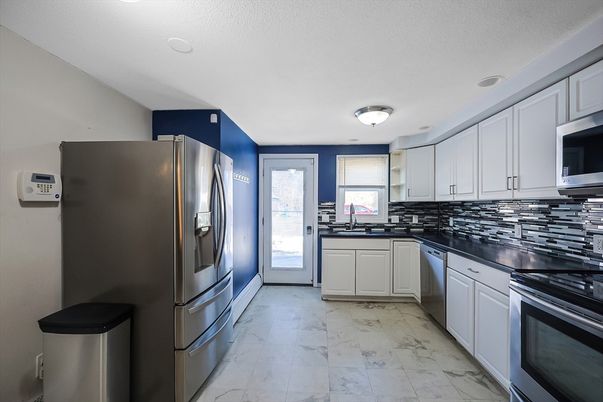 Interior, Kitchen, Marble, Stainless Steel Appliances