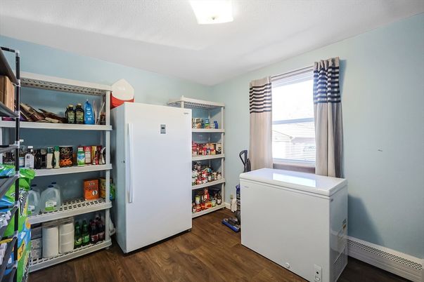 Interior, Washer, Wood Texture Flooring