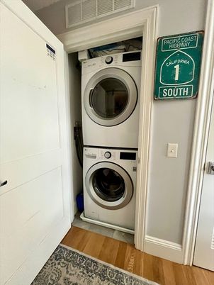 Interior, Utility Closets, Washer, Wood Texture Flooring