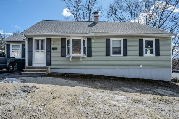 Exterior, Facade, Cape Cod