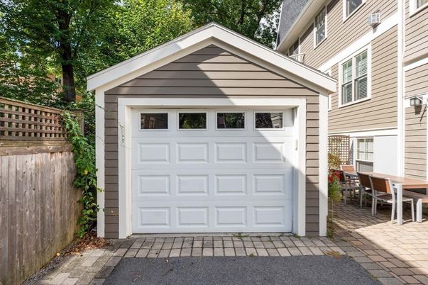Detached Garage, Exterior