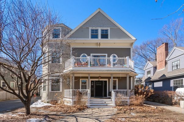 Exterior, Facade, Queen Anne Victorian
