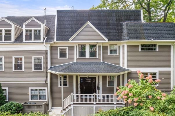 Exterior, Facade, Queen Anne Victorian