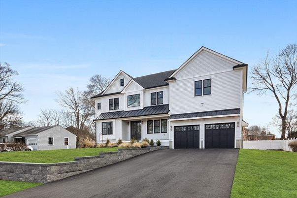 Attached, Exterior, Facade, Farmhouse