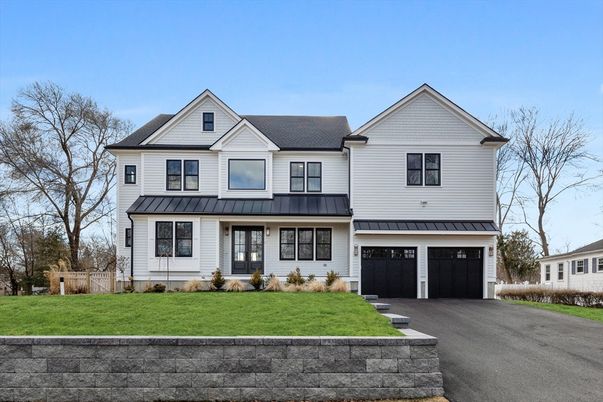 Attached, Exterior, Facade, Farmhouse