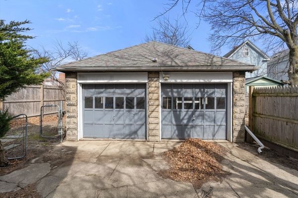 Detached Garage, Exterior
