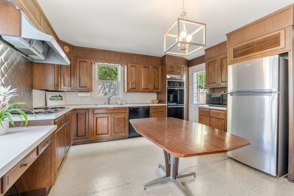 Interior, Kitchen, Pendant Lights, Stainless Steel Appliances