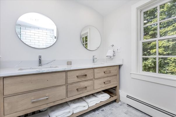 Bathroom, Dual Sink Vanities, Interior