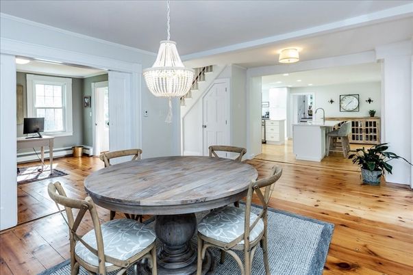 Chandelier, Dining room, Interior, Kitchen, Pendant Lights, Recessed Lighting, Wood Texture Flooring