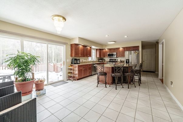Chandelier, Interior, Kitchen, Recessed Lighting, Stainless Steel Appliances