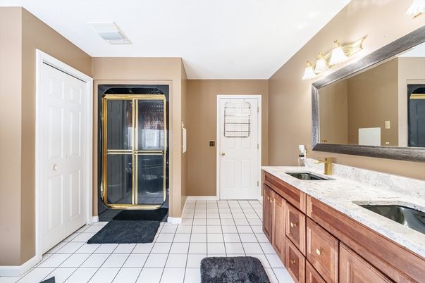 Bathroom, Dual Sink Vanities, Interior