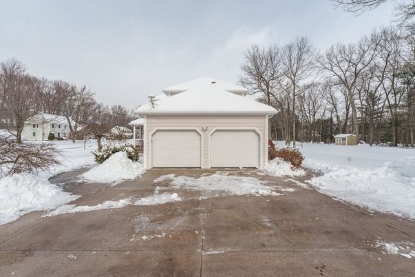Detached Garage, Exterior