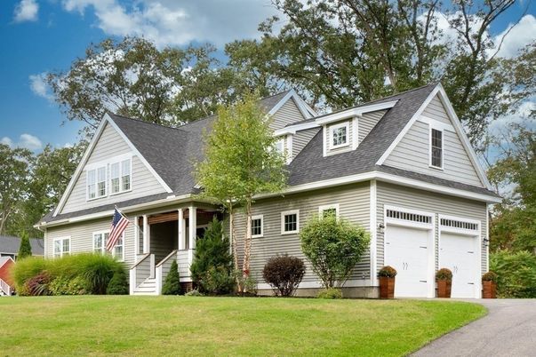 Attached, Exterior, Facade, Farmhouse