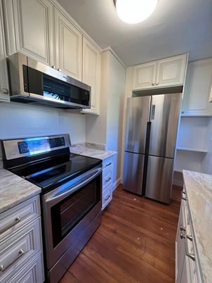 Interior, Kitchen, Stainless Steel Appliances, Wood Texture Flooring