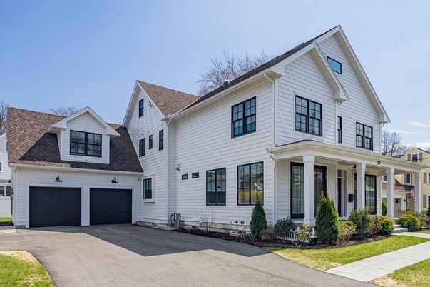 Attached, Exterior, Facade, Farmhouse