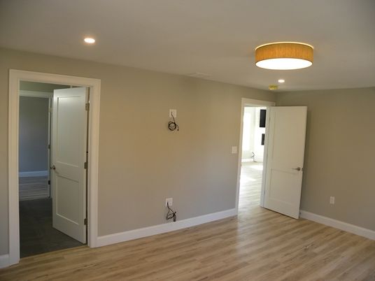 Empty room, Interior, Recessed Lighting, Wood Texture Flooring