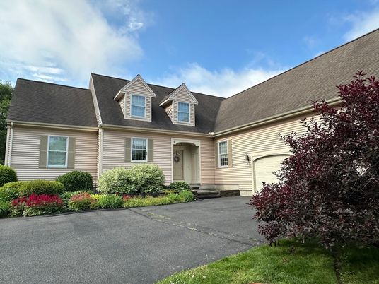 Attached, Exterior, Facade, Cape Cod