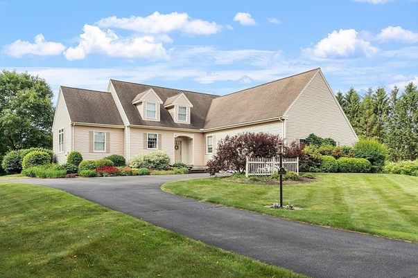 Backyard, Exterior, Facade, Cape Cod