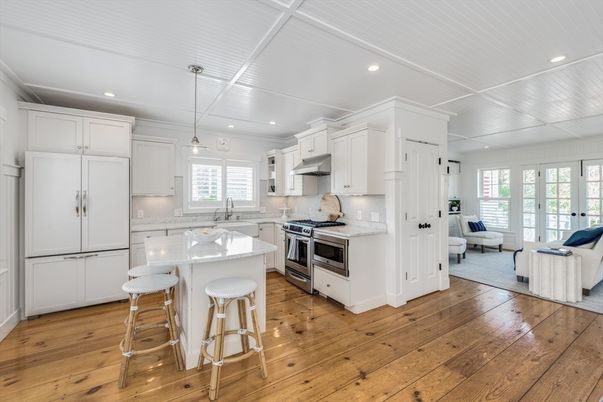 Interior, Kitchen, Living room, Pendant Lights, Recessed Lighting, Stainless Steel Appliances, Wood Texture Flooring