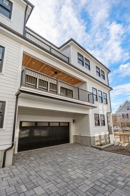 Attached, Exterior, Facade, Rowhouse
