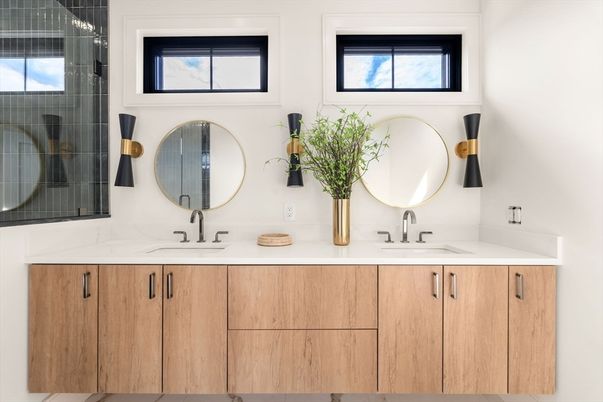 Bathroom, Dual Sink Vanities, Interior