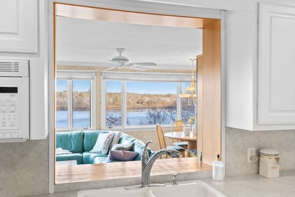 Dining room, Interior, Kitchen, Water
