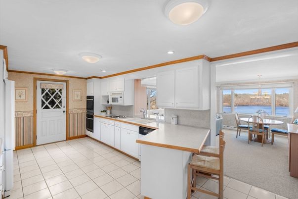 Dining room, Interior, Kitchen, Recessed Lighting, Water