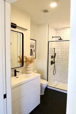Bathroom, Interior, Recessed Lighting