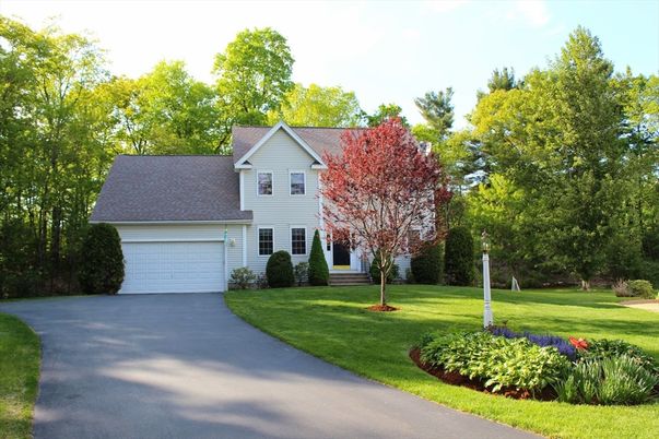 Attached, Exterior, Facade, Cape Cod