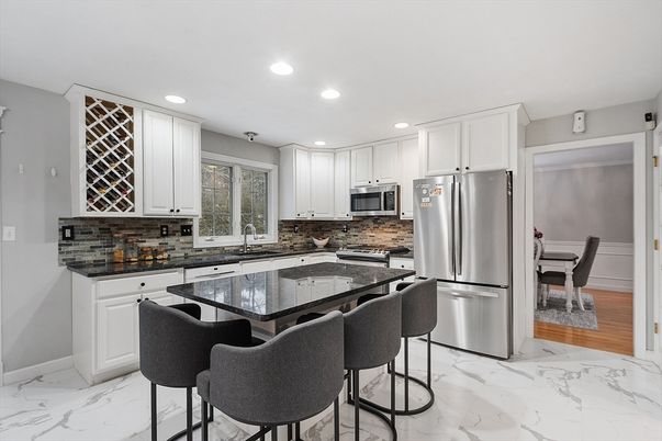 Dining room, Interior, Kitchen, Marble, Recessed Lighting, Stainless Steel Appliances