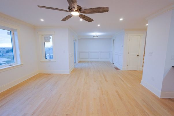 Empty room, Interior, Recessed Lighting, Wood Texture Flooring