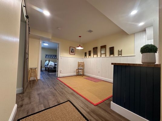 Interior, Pendant Lights, Recessed Lighting, Wood Texture Flooring