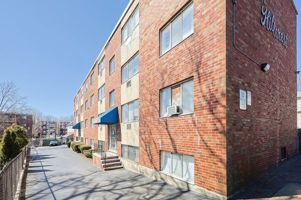 Exterior, Facade, Brick Facade, Rowhouse