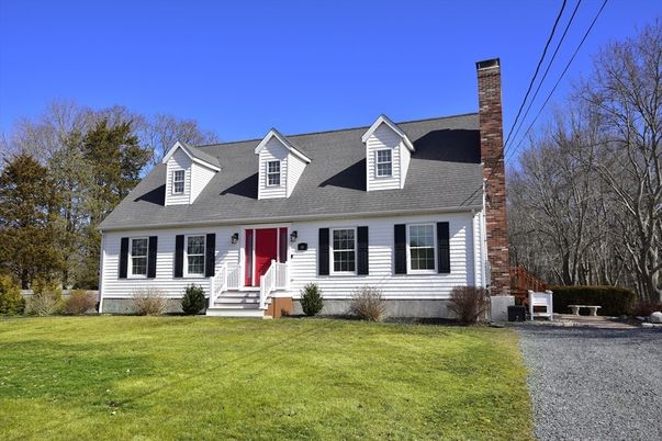 Exterior, Facade, Cape Cod