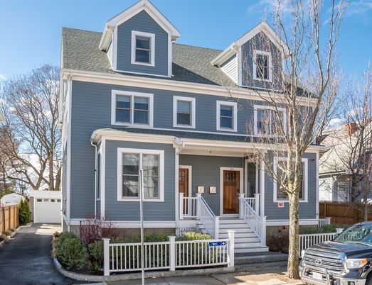 Exterior, Facade, Queen Anne Victorian