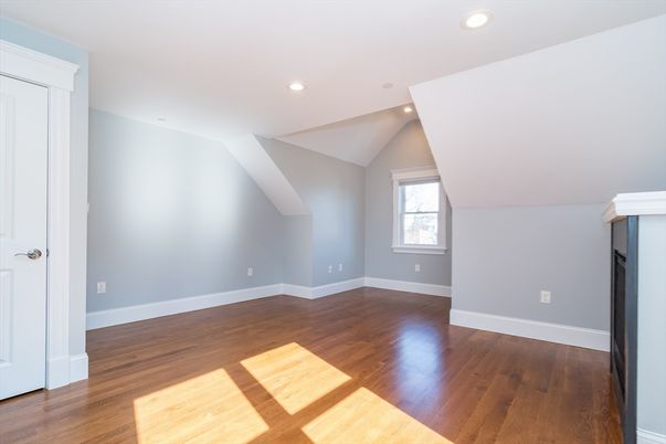 Empty room, Interior, Recessed Lighting, Wood Texture Flooring