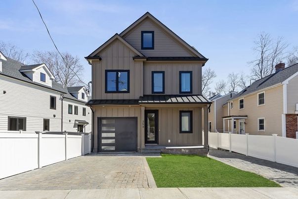 Attached, Exterior, Facade, Farmhouse