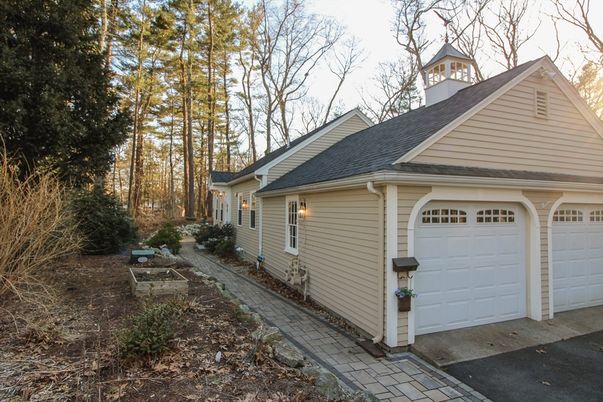 Detached Garage, Exterior