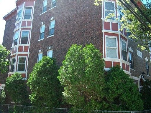 Exterior, Facade, Brick Facade, Rowhouse