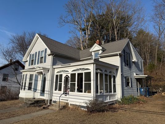 Exterior, Facade, Queen Anne Victorian