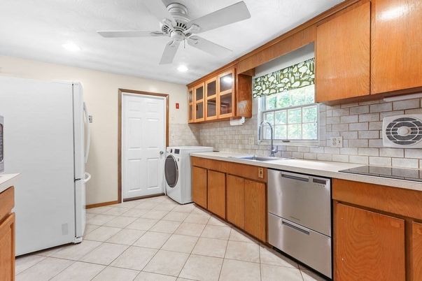 Interior, Kitchen, Recessed Lighting, Washer