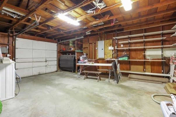 Garage, Interior, Wooden Beams, Wooden Ceilings