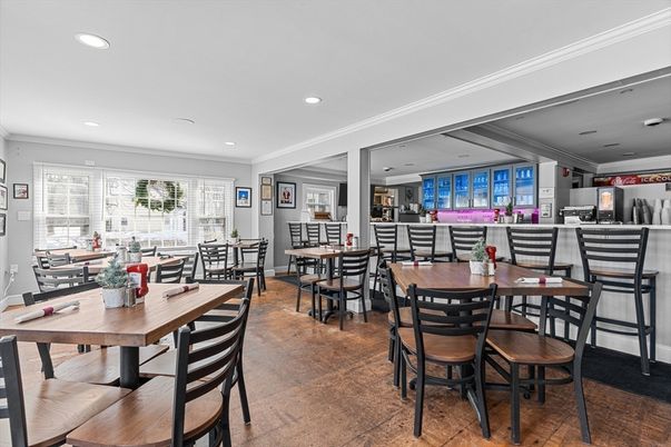 Dining room, Interior, Pendant Lights, Recessed Lighting