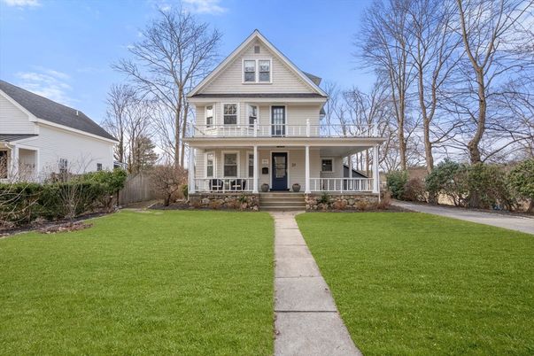 Exterior, Facade, Queen Anne Victorian