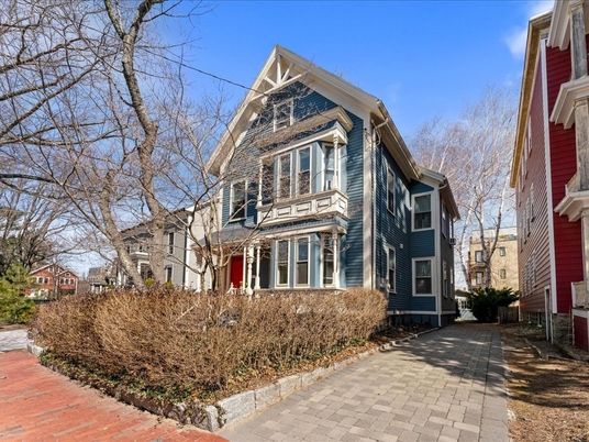 Exterior, Facade, Queen Anne Victorian