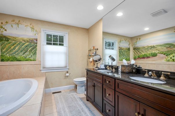 Bathroom, Dual Sink Vanities, Interior, Recessed Lighting
