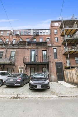 Exterior, Facade, Brick Facade, Rowhouse